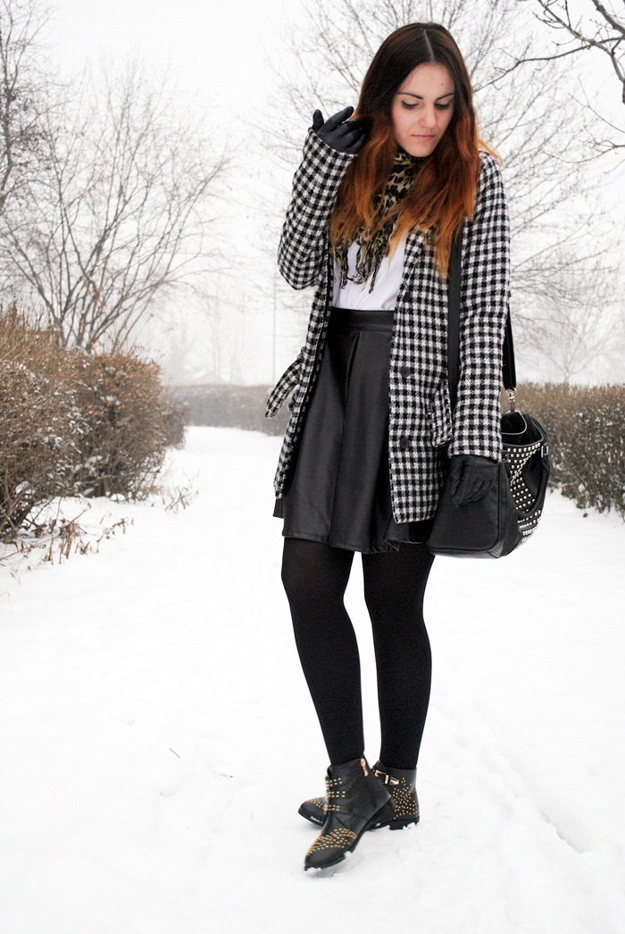 COAT GRATED AND LEATHER SKIRT. - Fashion Tights