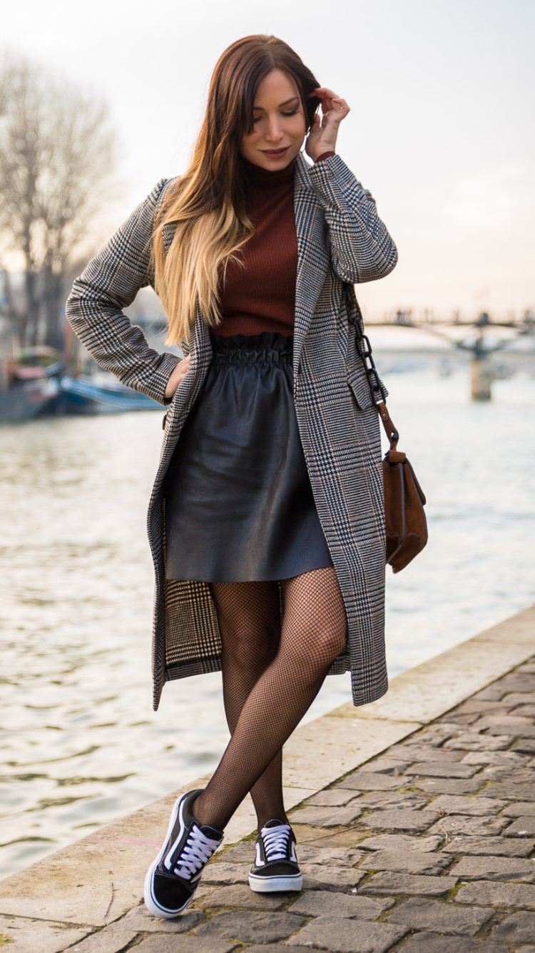 uit Storen Redding How to wear leather skirt: thigh boots or Vans ?! - Fashion Tights
