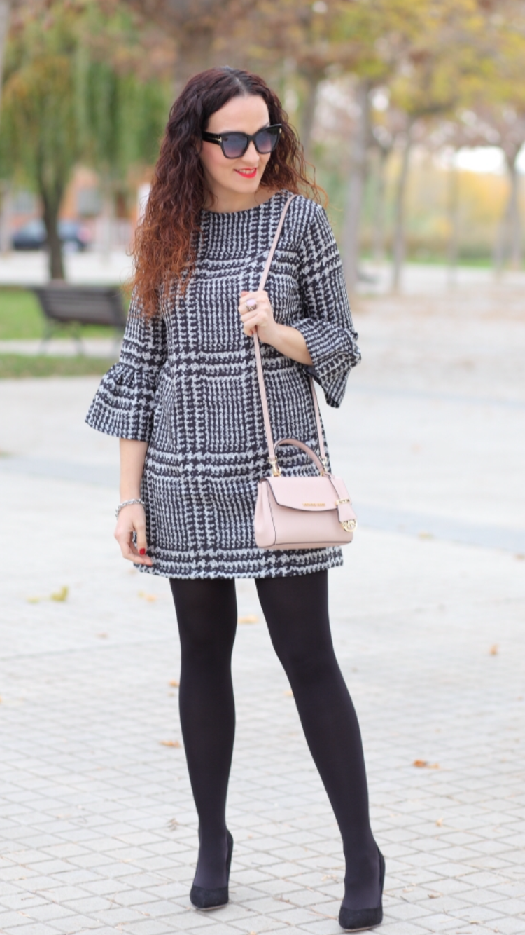 HOUNDSTOOTH DRESS - Fashion Tights