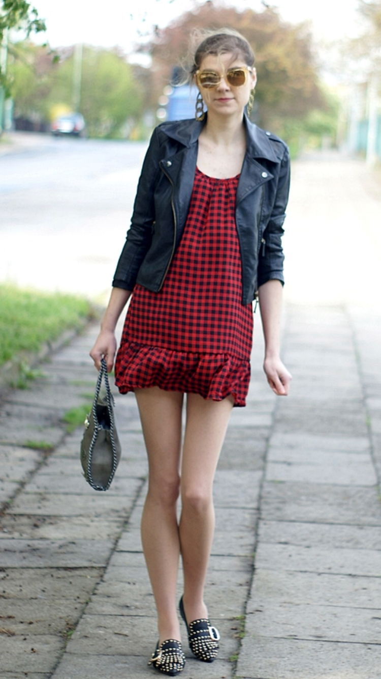 Outfit: red checked dress - Fashion Tights